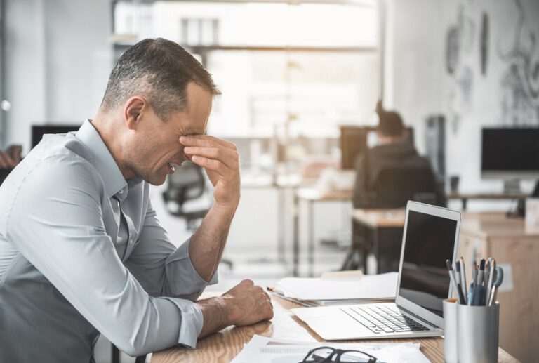 como a apneia do sono pode interferir em seu trabalho