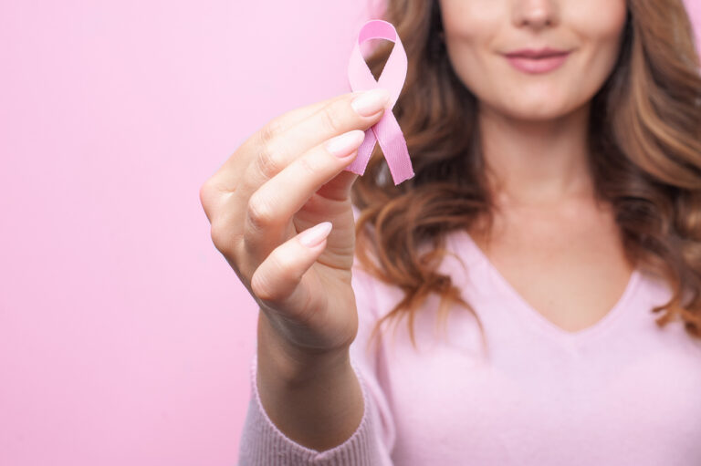 Outubro rosa: mulheres têm mais chances de ter insônia